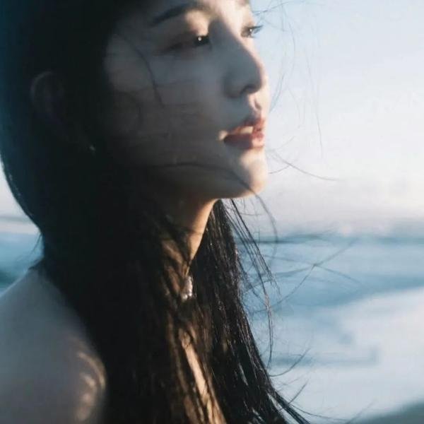 浴血红颜